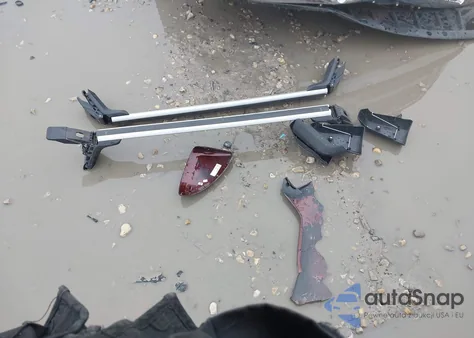 2018 Buick Regal Tourx Preferred z USA, uszkodzony, nr VIN W04GU8SX8J1149970